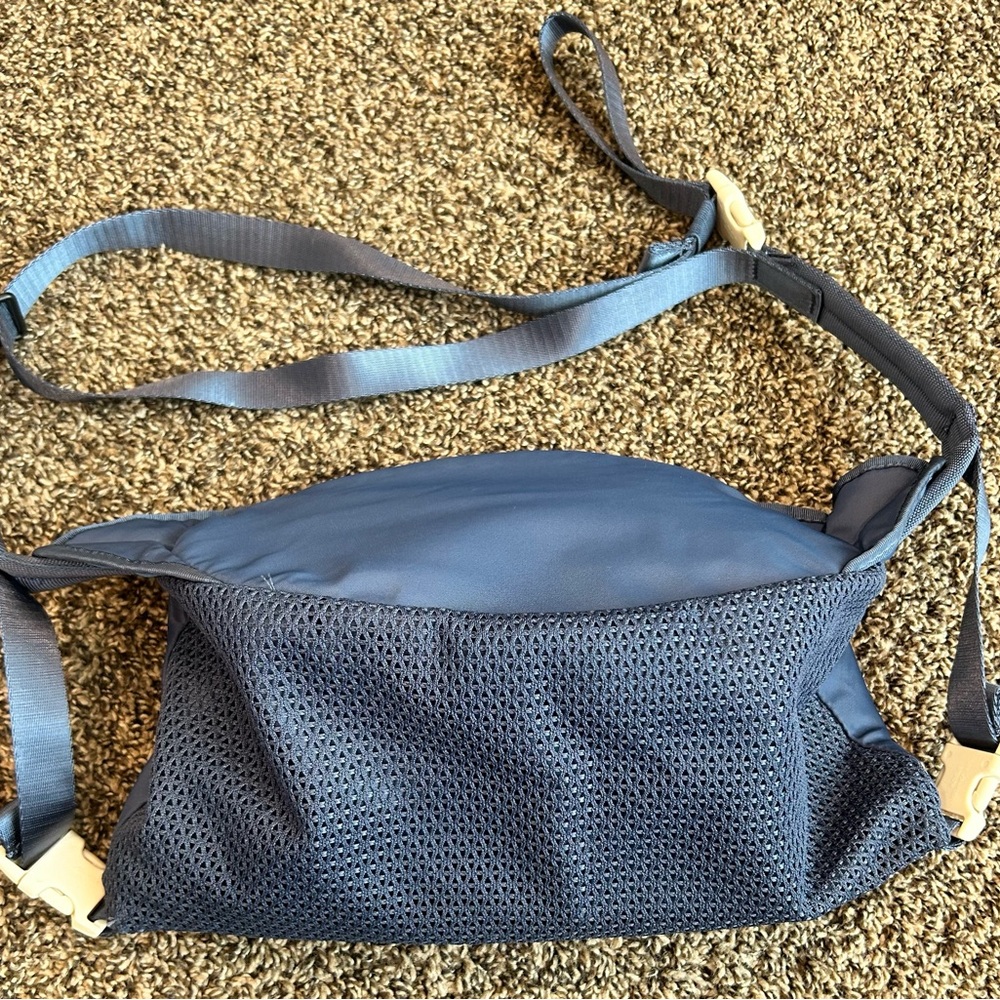 Lululemon convertible large fanny pack EUC